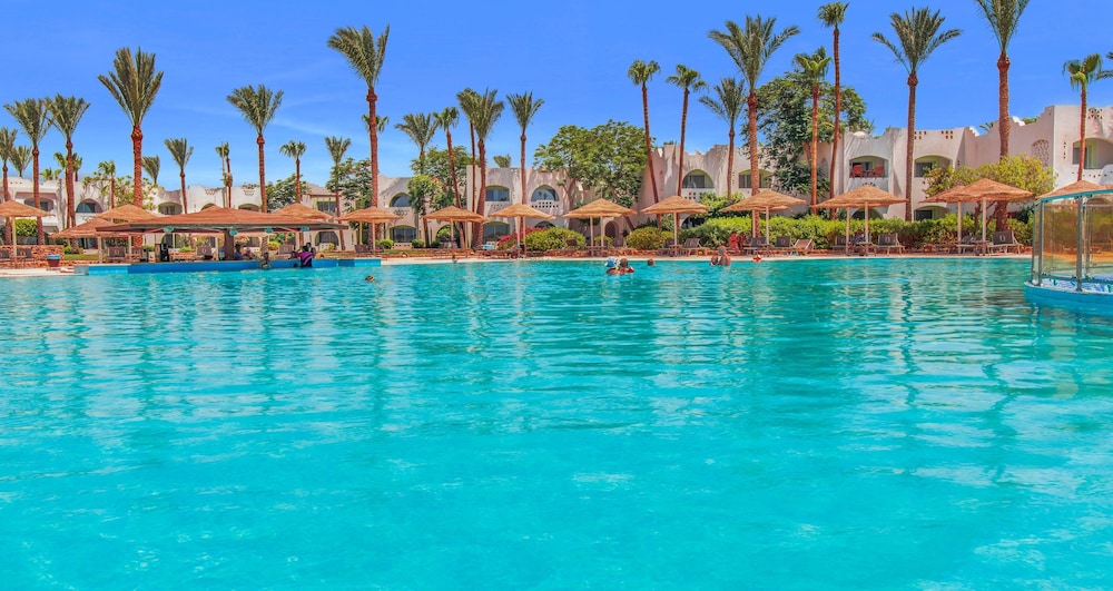 Domina Coral Bay Resort, Diving , Spa & Casino — Swimming pool in Sharm El Sheikh, South Sinai