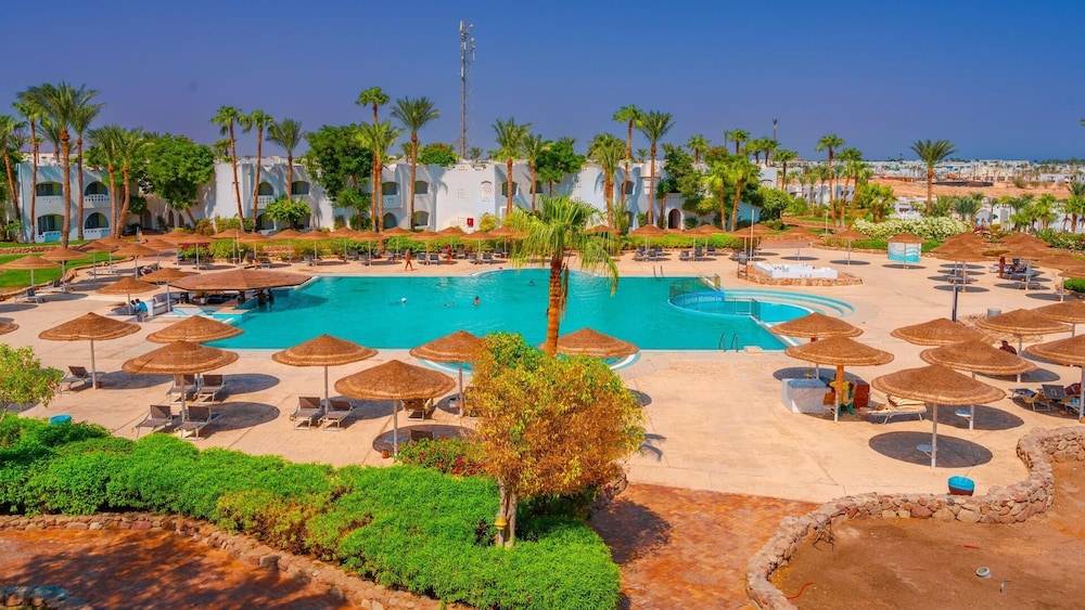 Domina Coral Bay Resort, Diving , Spa & Casino — Swimming pool in Sharm El Sheikh, South Sinai