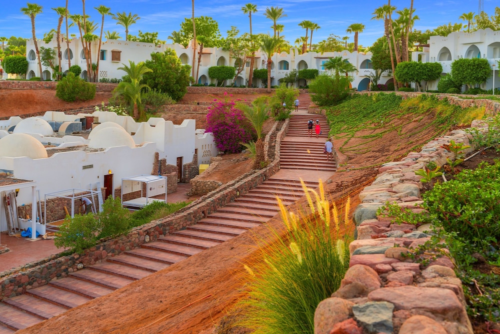 Domina Coral Bay Resort, Diving , Spa & Casino — Hotel building in Sharm El Sheikh, South Sinai