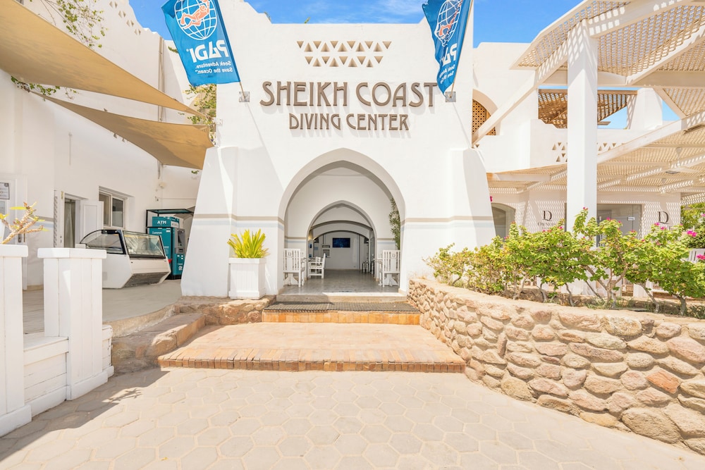 Domina Coral Bay Resort, Diving , Spa & Casino — Hotel building in Sharm El Sheikh, South Sinai