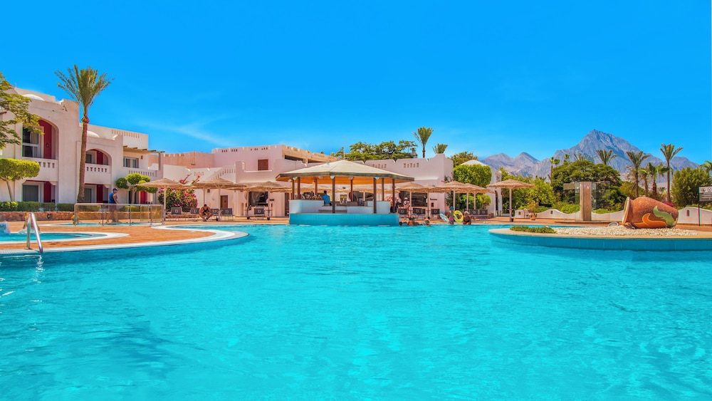 Domina Coral Bay Resort, Diving , Spa & Casino — Swimming pool in Sharm El Sheikh, South Sinai