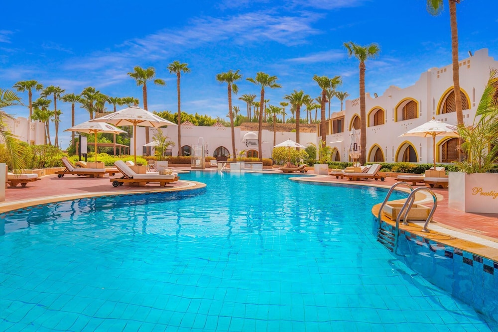 Domina Coral Bay Resort, Diving , Spa & Casino — Swimming pool in Sharm El Sheikh, South Sinai