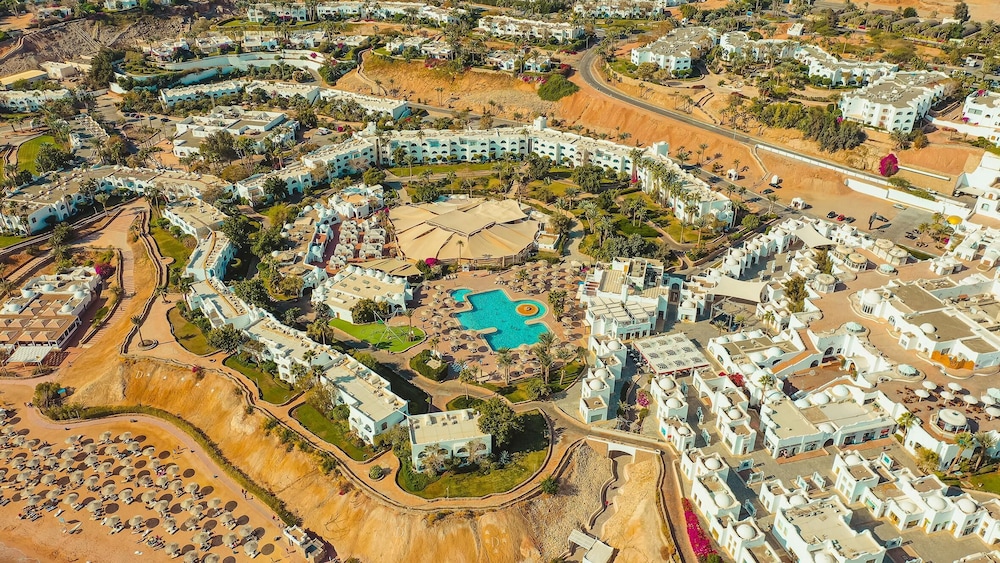 Domina Coral Bay Resort, Diving , Spa & Casino — Hotel building in Sharm El Sheikh, South Sinai