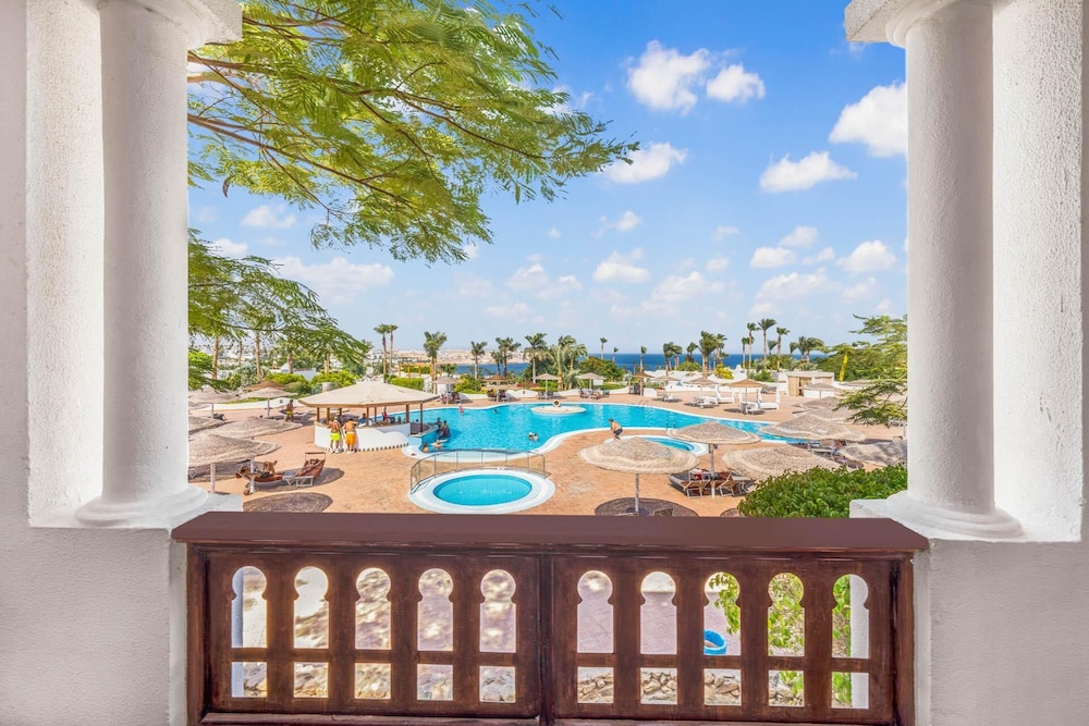 Domina Coral Bay Resort, Diving , Spa & Casino — Swimming pool in Sharm El Sheikh, South Sinai