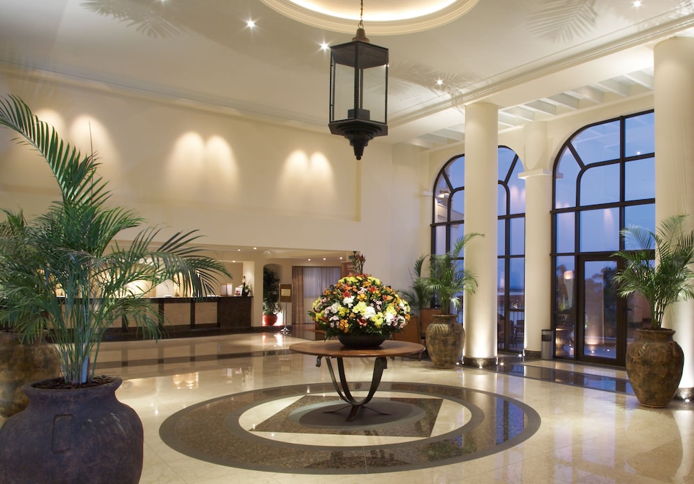 Porto Mare Hotel, by PortoBay — Hotel building in Funchal, Madeira