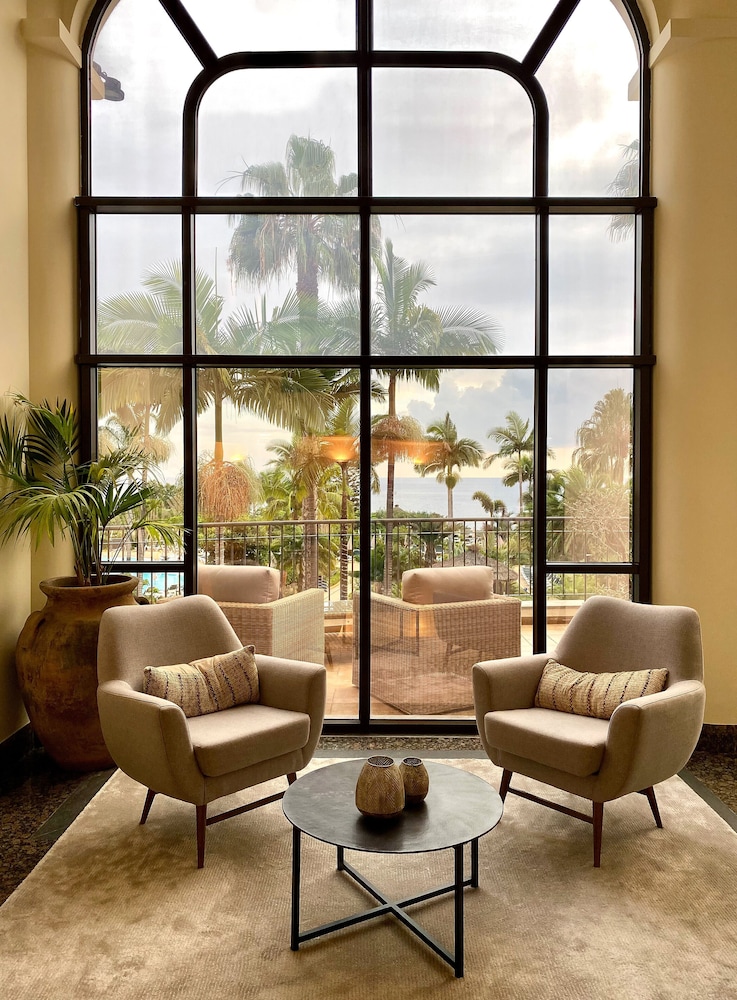 Porto Mare Hotel, by PortoBay — Hotel building in Funchal, Madeira