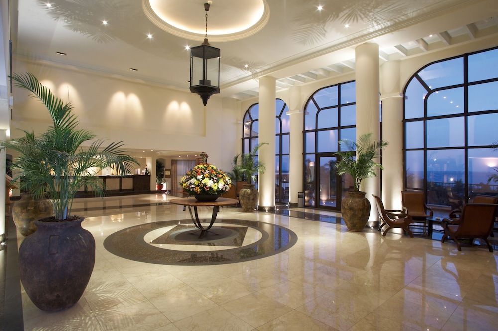 Porto Mare Hotel, by PortoBay — Hotel building in Funchal, Madeira