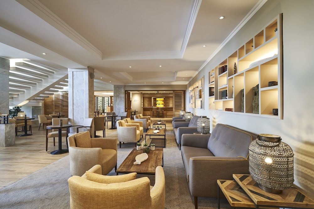 Porto Mare Hotel, by PortoBay — Hotel building in Funchal, Madeira