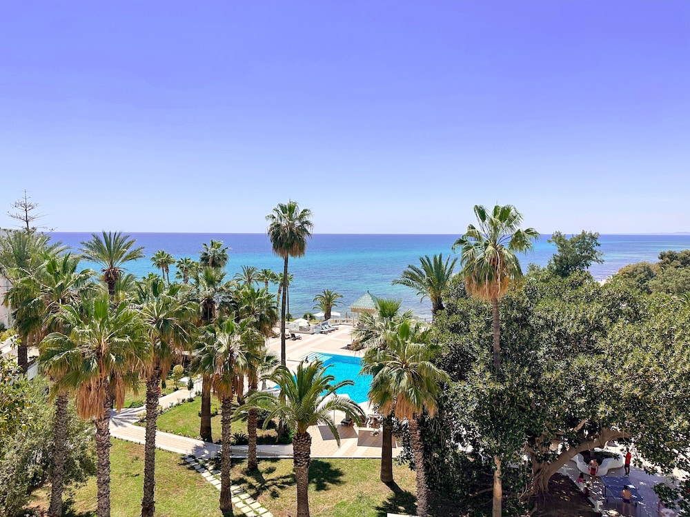 Hotel Bel Azur Thalasso & Bungalows — Beach in Hammamet, Nabeul