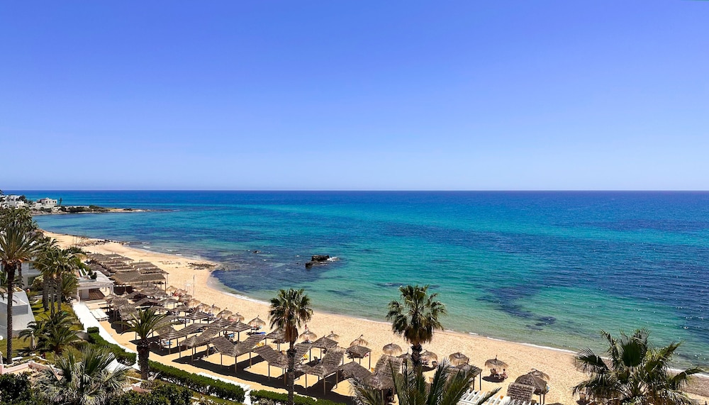 Hotel Bel Azur Thalasso & Bungalows — Beach in Hammamet, Nabeul