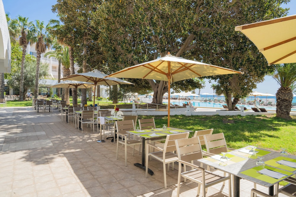 Hotel Bel Azur Thalasso & Bungalows — Restaurant & bars in Hammamet, Nabeul