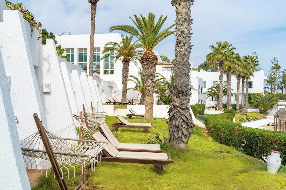 Hotel Bel Azur Thalasso & Bungalows — Hotel building in Hammamet, Nabeul
