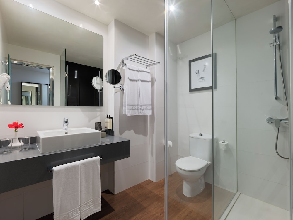 H10 Las Palmeras — Hotel rooms in Playa de las Americas, Canary Islands