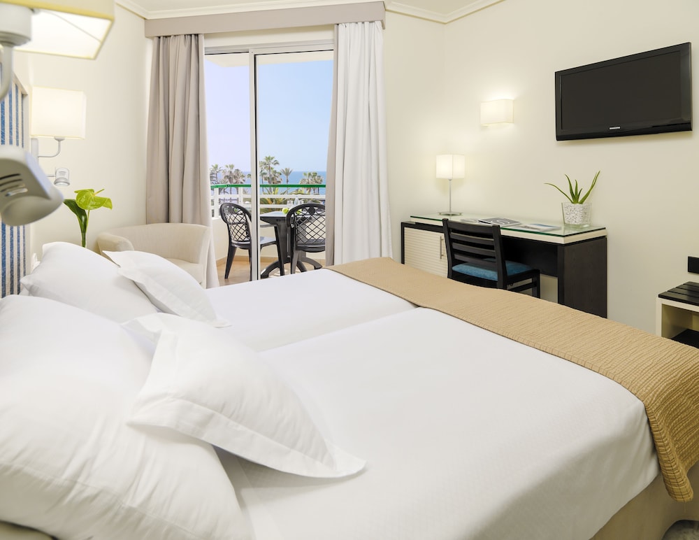 H10 Las Palmeras — Hotel rooms in Playa de las Americas, Canary Islands