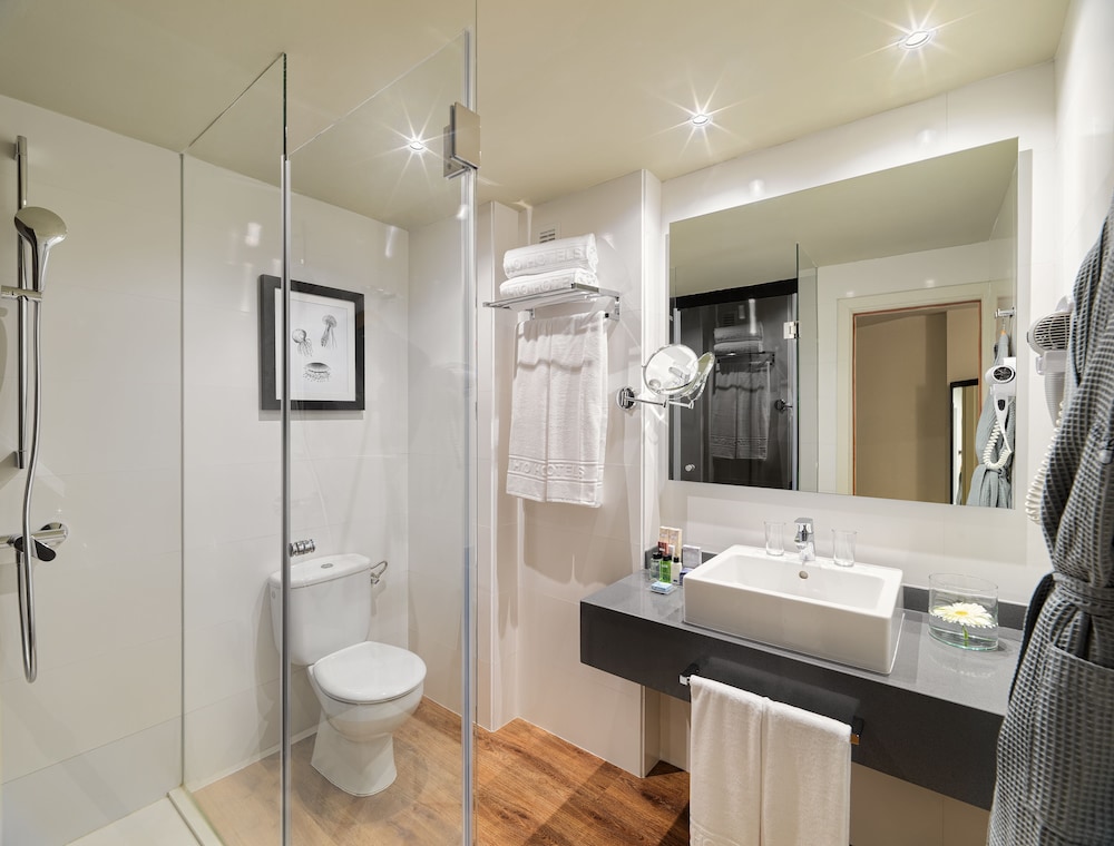 H10 Las Palmeras — Hotel rooms in Playa de las Americas, Canary Islands