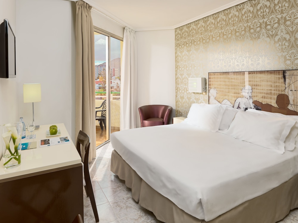 H10 Las Palmeras — Hotel rooms in Playa de las Americas, Canary Islands