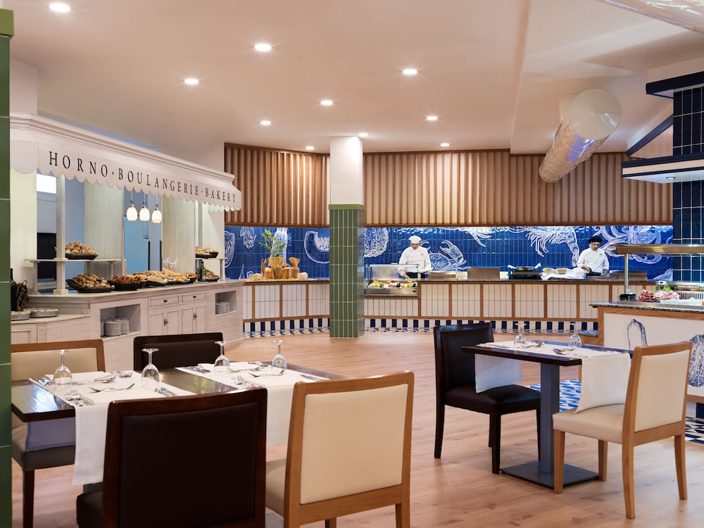 H10 Las Palmeras — Restaurant & bars in Playa de las Americas, Canary Islands