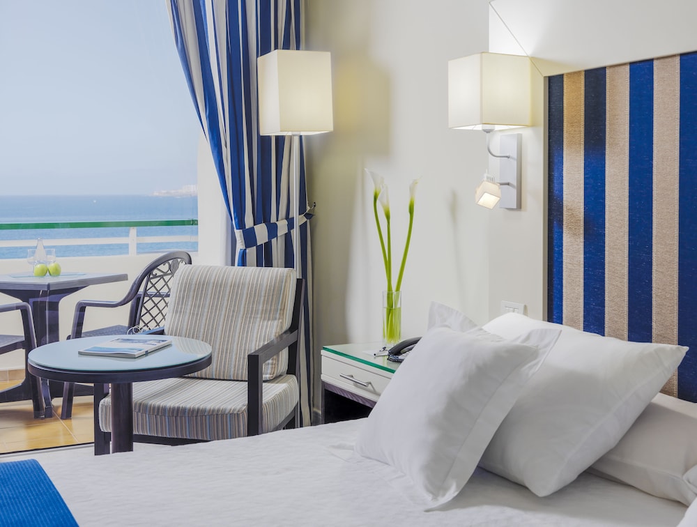 H10 Las Palmeras — Hotel rooms in Playa de las Americas, Canary Islands