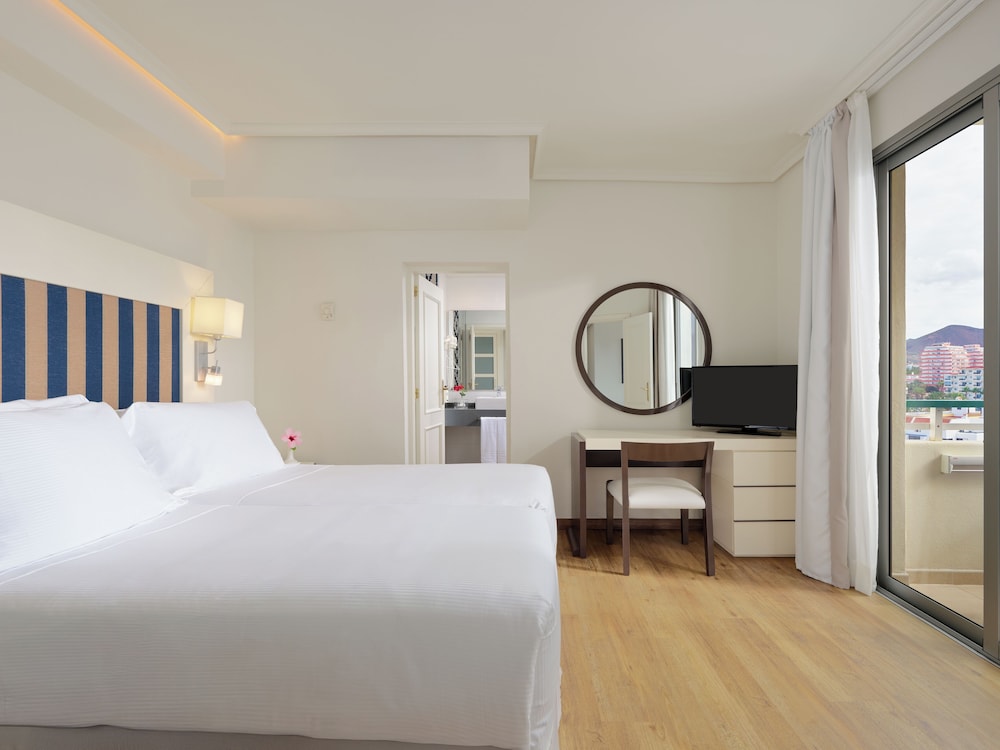 H10 Las Palmeras — Hotel rooms in Playa de las Americas, Canary Islands