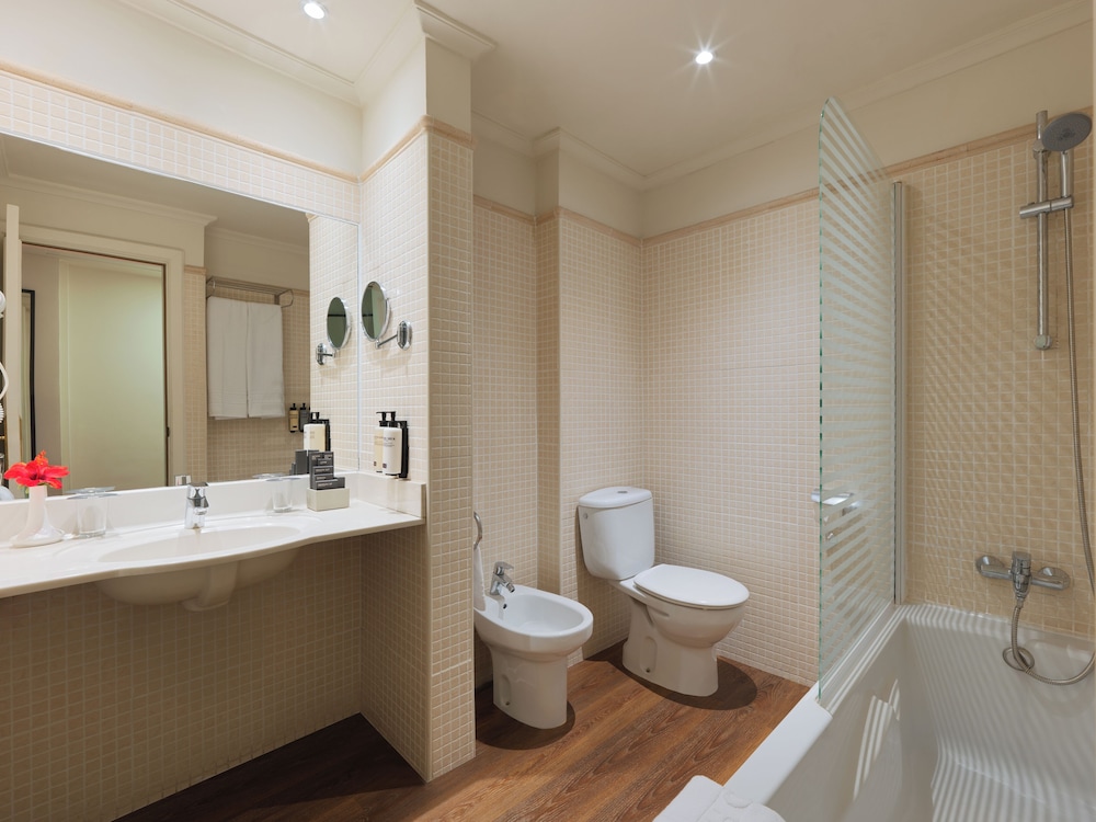 H10 Las Palmeras — Hotel rooms in Playa de las Americas, Canary Islands