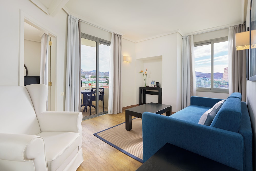 H10 Las Palmeras — Hotel rooms in Playa de las Americas, Canary Islands