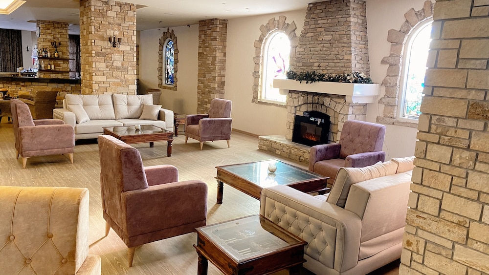 Navarria Hotel — Hotel building in Limassol, Limassol Region