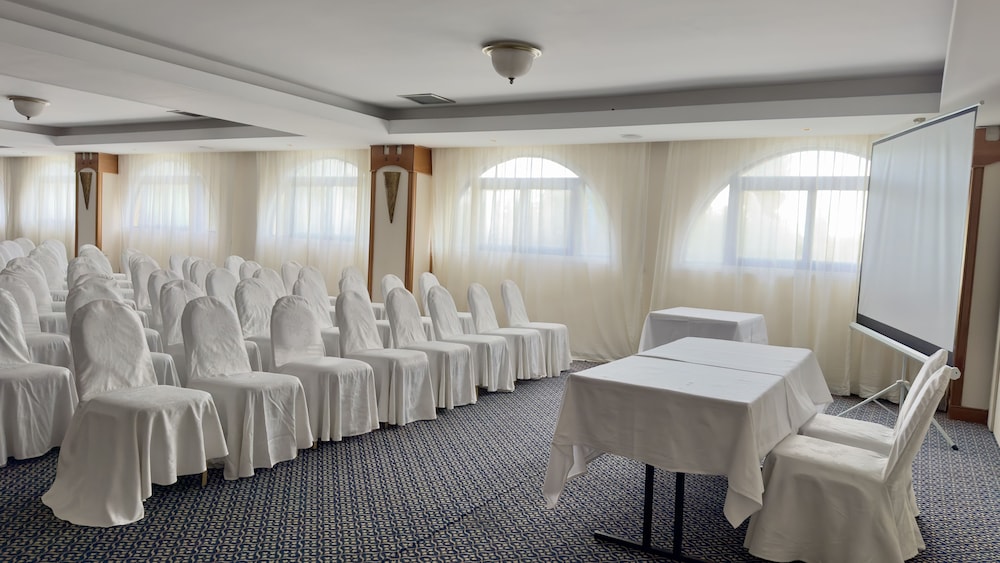 Navarria Hotel — Hotel rooms in Limassol, Limassol Region