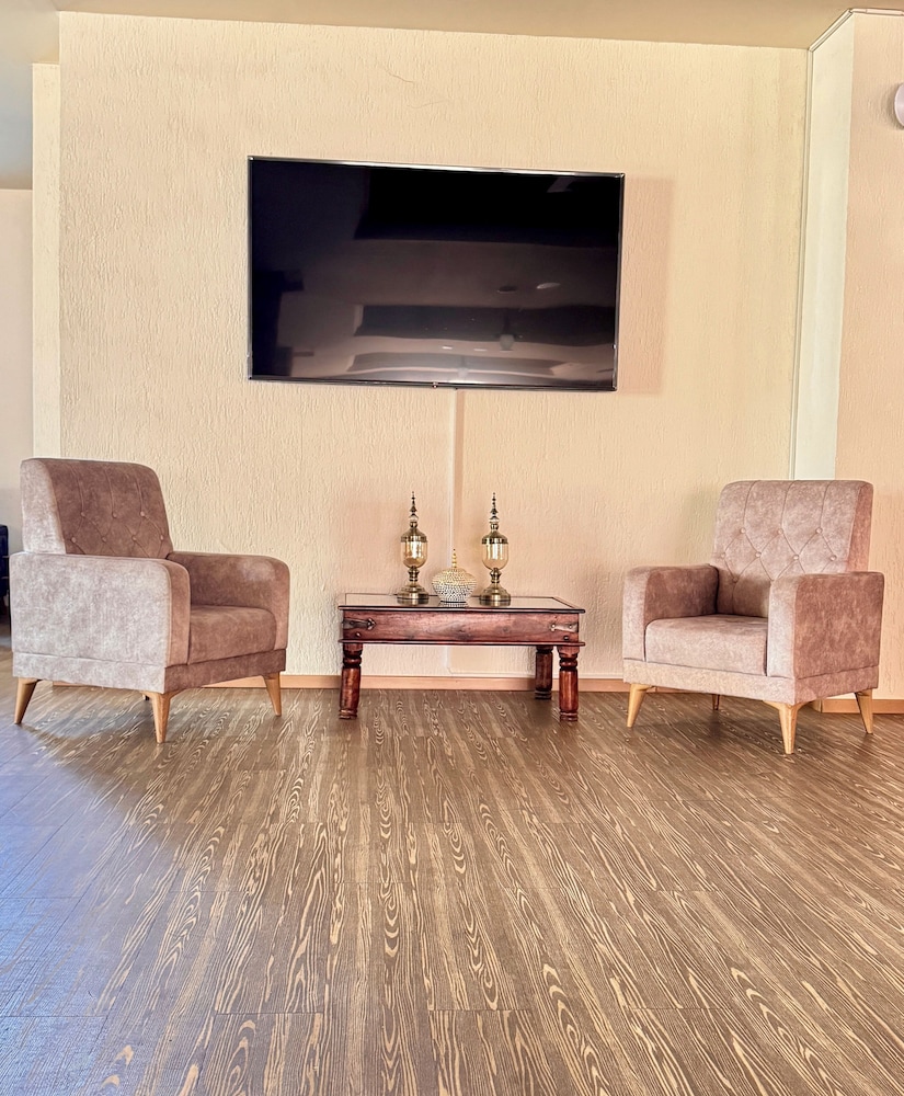 Navarria Hotel — Hotel rooms in Limassol, Limassol Region