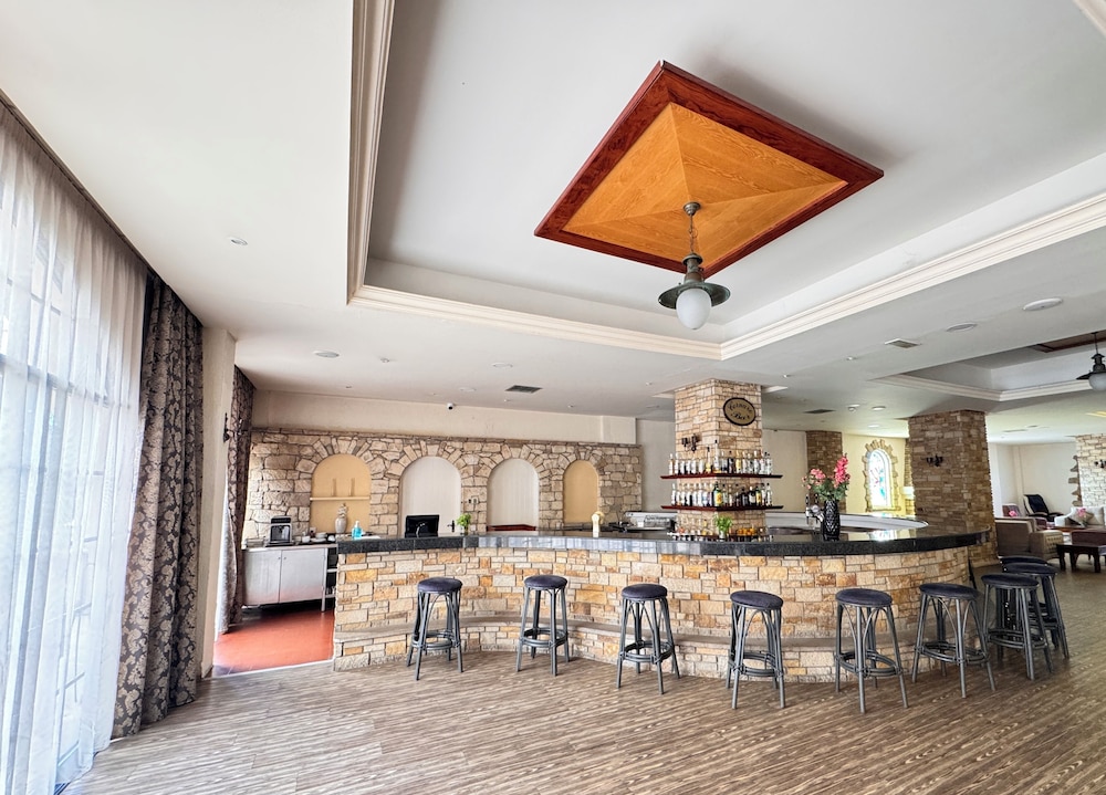 Navarria Hotel — Restaurant & bars in Limassol, Limassol Region