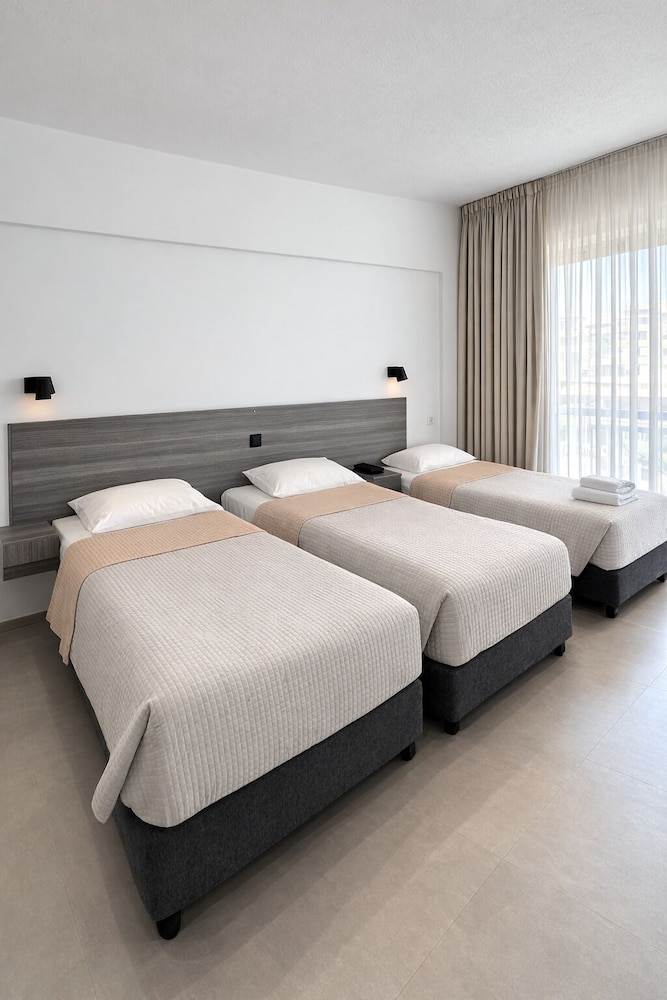 Navarria Hotel — Hotel rooms in Limassol, Limassol Region