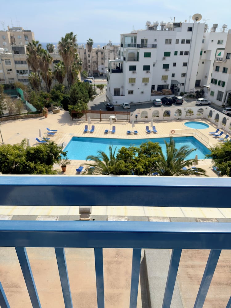 Navarria Hotel — Swimming pool in Limassol, Limassol Region