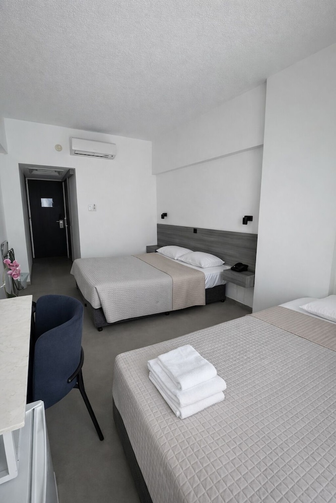 Navarria Hotel — Hotel rooms in Limassol, Limassol Region