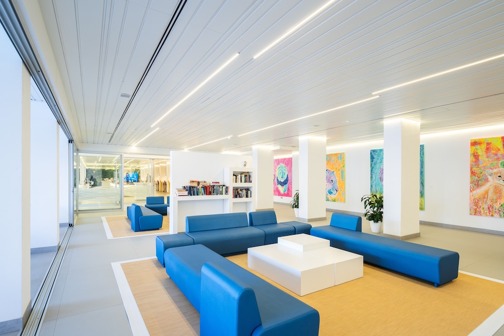 Hotel Caserío — Hotel building in Playa del Ingles, Canary Islands