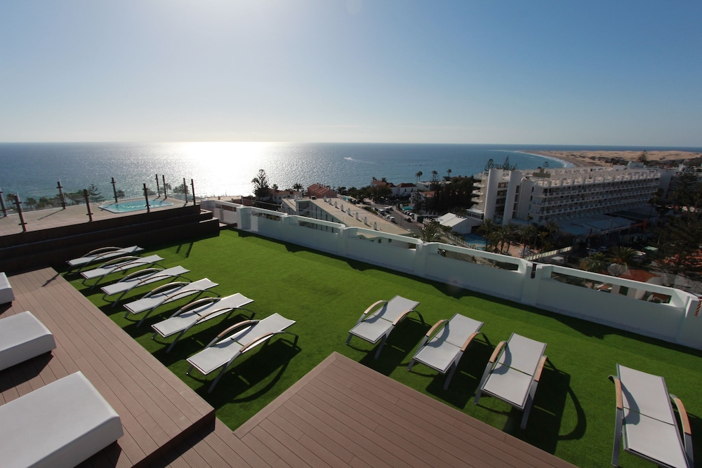 Hotel Caserío — Hotel building in Playa del Ingles, Canary Islands