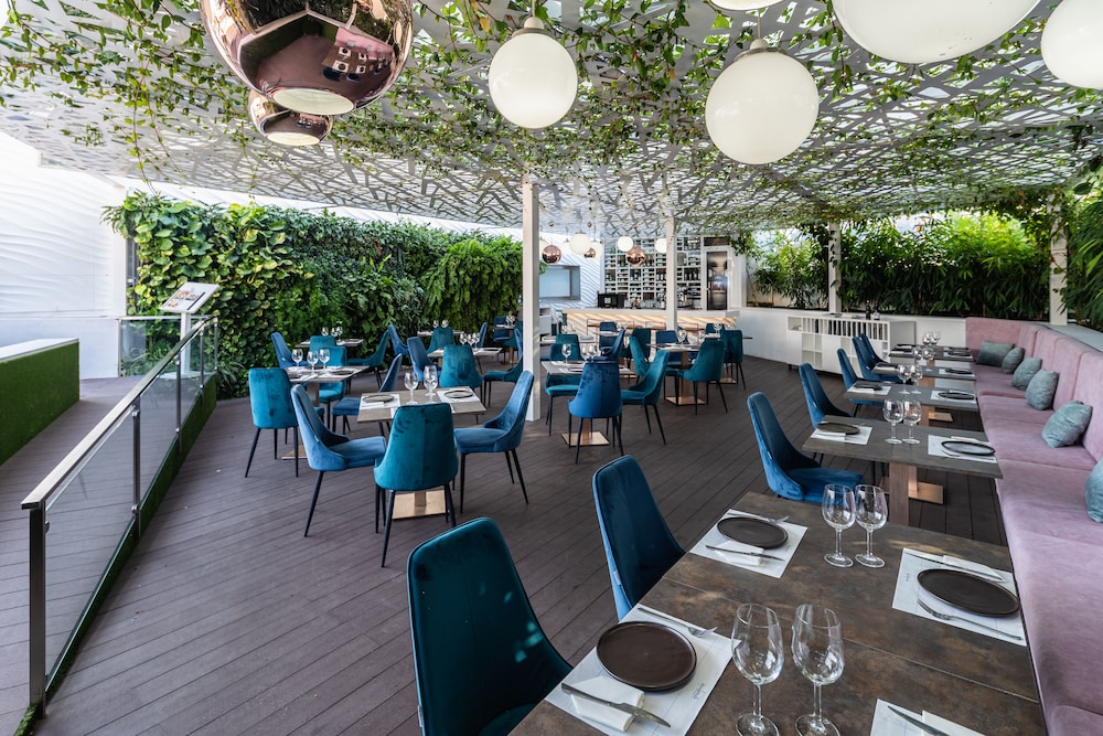 Hotel Caserío — Restaurant & bars in Playa del Ingles, Canary Islands