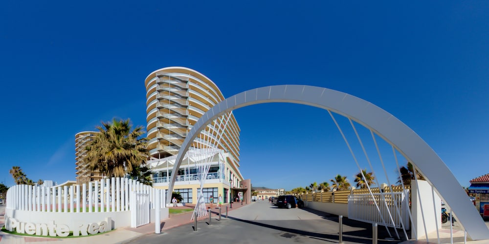 Hotel Puente Real — Hotel building in Torremolinos, Andalusia
