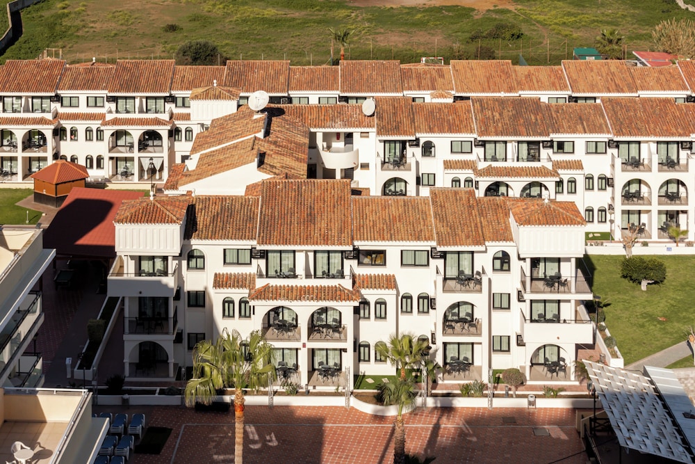 Hotel Puente Real — Hotel building in Torremolinos, Andalusia