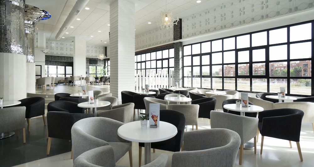 Hotel Puente Real — Restaurant & bars in Torremolinos, Andalusia