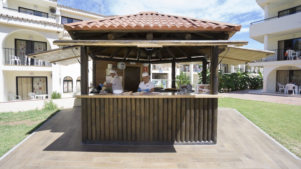 Hotel Puente Real — Restaurant & bars in Torremolinos, Andalusia