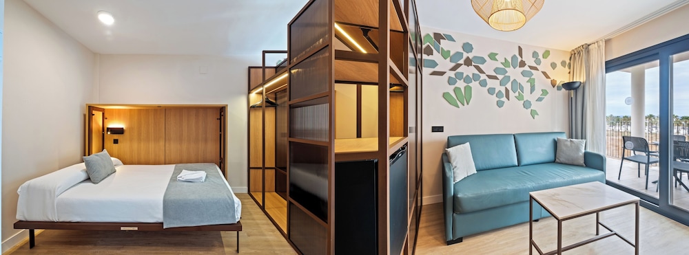 Hotel Puente Real — Hotel rooms in Torremolinos, Andalusia