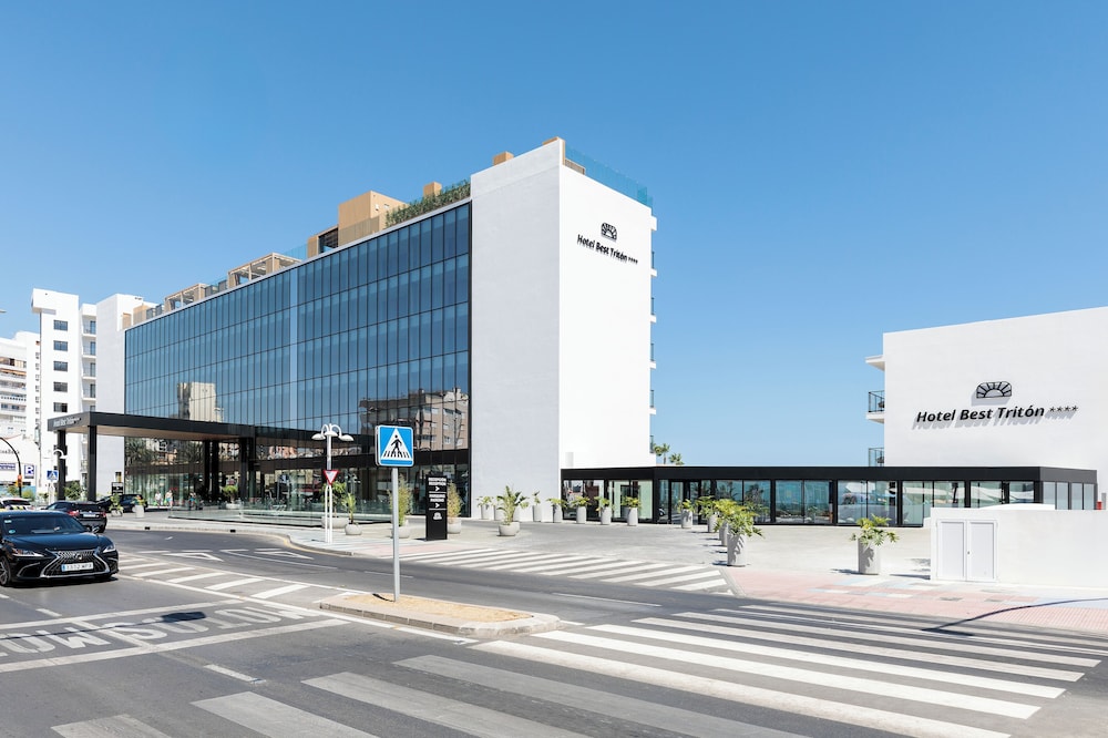 Hotel Best Tritón — Hotel building in Benalmadena, Andalusia