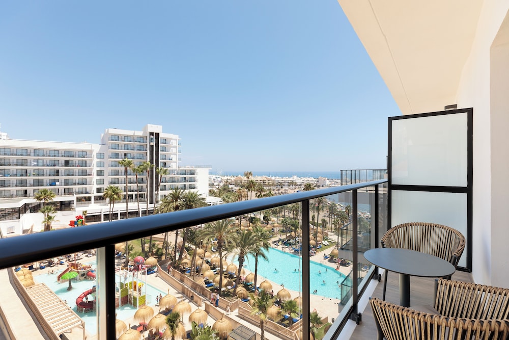 Hotel Best Tritón — Swimming pool in Benalmadena, Andalusia