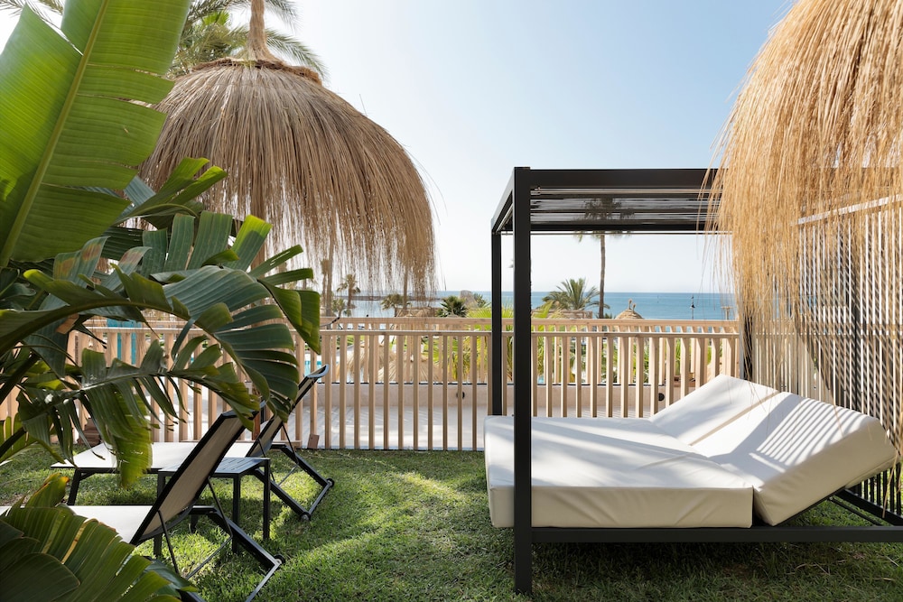Hotel Best Tritón — Hotel rooms in Benalmadena, Andalusia