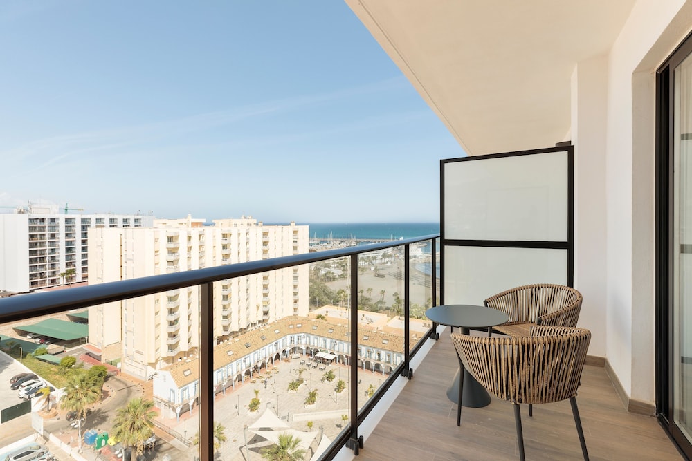 Hotel Best Tritón — Hotel rooms in Benalmadena, Andalusia