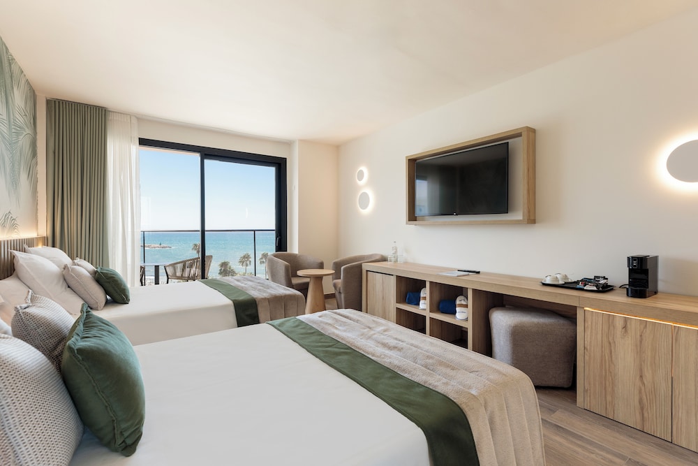 Hotel Best Tritón — Hotel rooms in Benalmadena, Andalusia