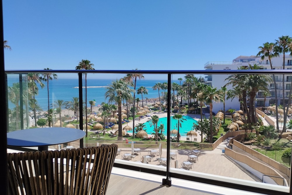 Hotel Best Tritón — Swimming pool in Benalmadena, Andalusia