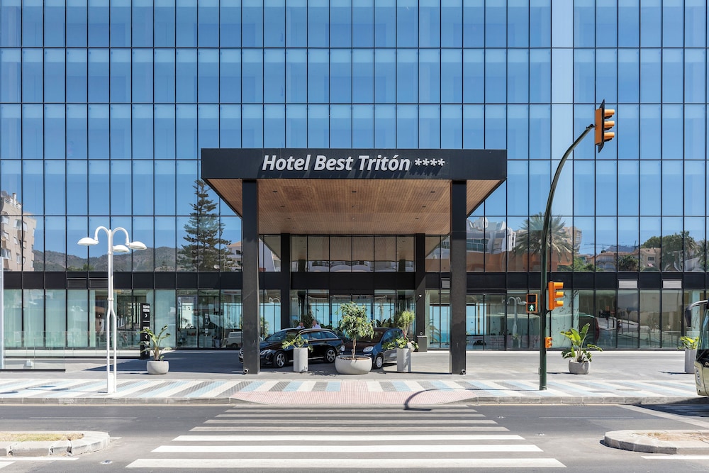 Hotel Best Tritón — Hotel building in Benalmadena, Andalusia
