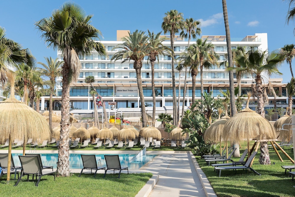 Hotel Best Tritón — Hotel building in Benalmadena, Andalusia