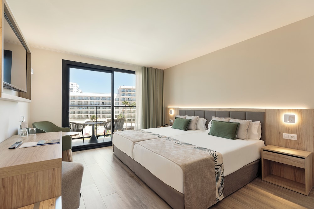 Hotel Best Tritón — Hotel rooms in Benalmadena, Andalusia