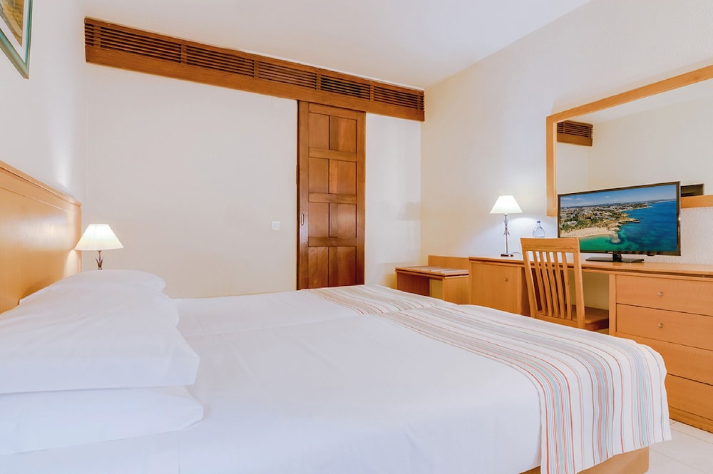 Auramar Beach Resort — Hotel rooms in Albufeira, Faro